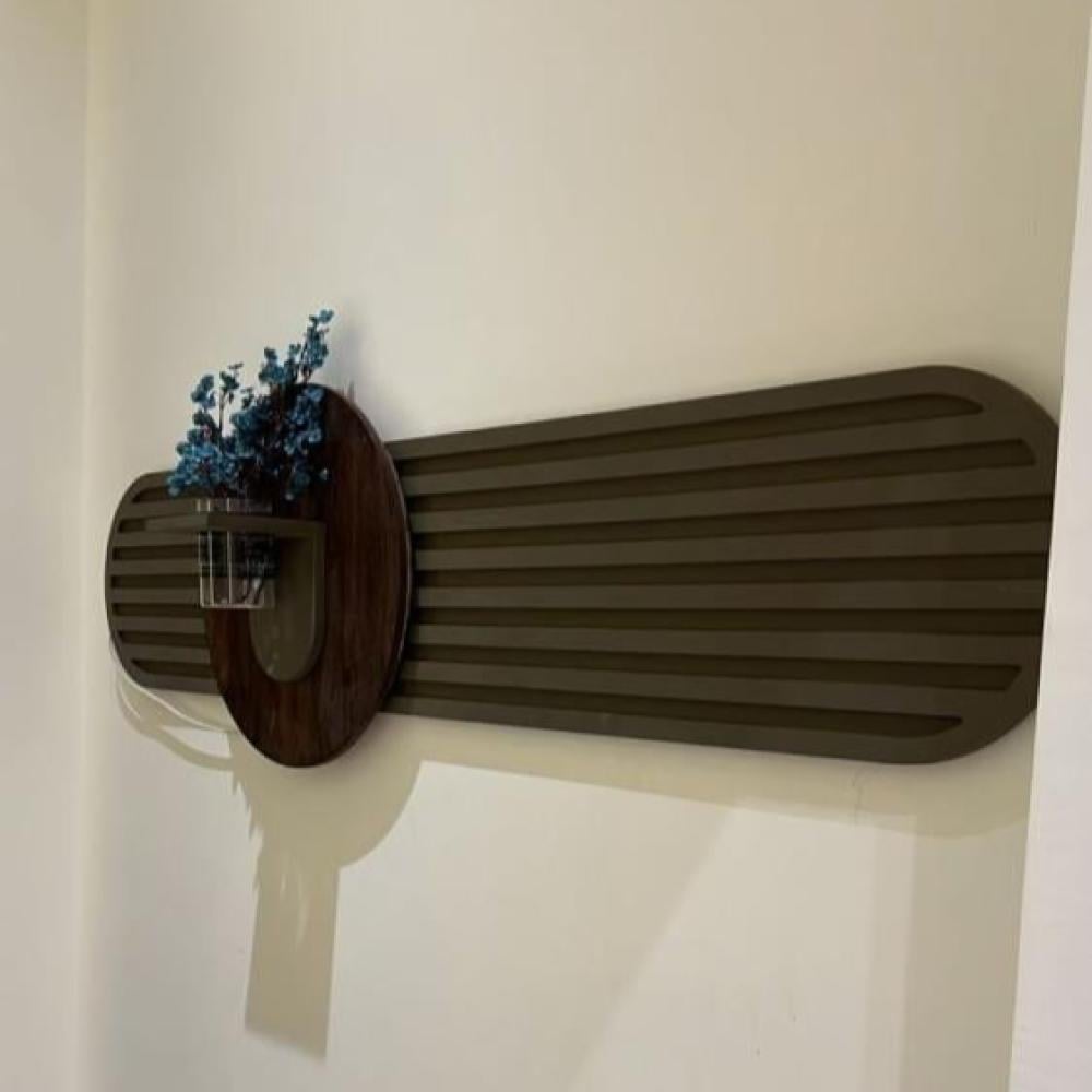 لوحة جدارية خشبية بتصميم انيق مزودة بإضاءة LED ومزهرية